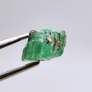 Green emerald gem crystal from Ethiopia