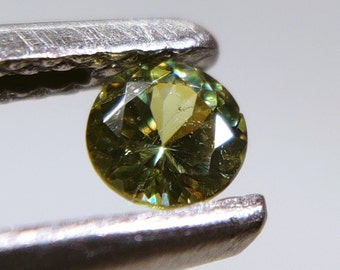 Natürlicher Demantoid aus Russland