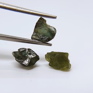 Set of 3 sapphire (blue, green) crystals from Madagascar