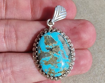 Turquoise (Fairuz / Feroze) pendant made of silver / Turquoise silver pendant / Pendentif argent turquoise