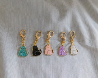 Painted Cat Zipper Pull, Clip on Charm, Dangle Charm. Wallet, Purse, Bag Zipper Pull