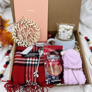 Cozy Winter Gift Box, Christmas gift basket, Hygge gift box, Christmas Gifts For Women, Holiday gift box, Winter care package, Gift For Her