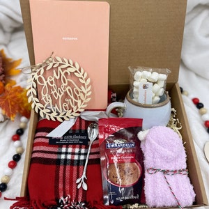 Cozy Winter Gift Box, Christmas gift basket, Hygge gift box, Christmas Gifts For Women, Holiday gift box, Winter care package