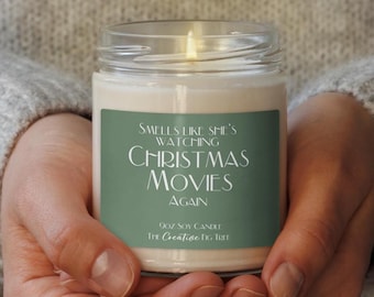 Vela de soja perfumada com cheiro de "Ela está assistindo filmes de Natal de novo" - Ideias divertidas para decoração de Natal - Ideias de presentes para férias de Natal - Decoração para casa