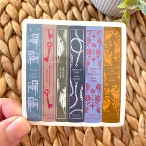 Jane Austen-klassiker klistermärke bokstapel illustration Stolthet och fördom dekal dagboksklistermärken boklig laptopdekor läsdekaler böcker