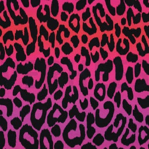 Könnte beinhalten: Ein Textil mit einem Leopardenmuster. Das Design zeigt schwarze Flecken auf einem Farbverlaufshintergrund in Rosa- und Rottönen. Das kräftige Farbschema und der Animal-Print erzeugen einen auffälligen visuellen Effekt, der für Mode und Design geeignet ist.
