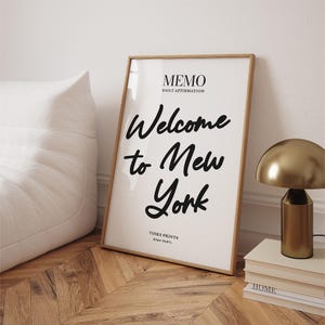 Stampa artistica da parete "Benvenuti a New York" • Poster di New York del 1989, stile memo, dipartimento poeti, citazione scritta a mano con estetica minimalista, album di musica lirica da scaricare