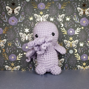 Cthulhu crochet toy - hand made cryptid doll - gift for goths - ombre yarn toy - goth gift idea - gift for book lovers - Purple Cthulhu