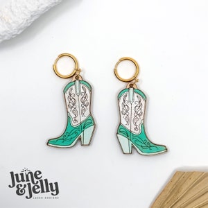 Bottes de cow-girl mignonnes ornées de l'ouest | Boucles d'oreilles en bois découpées au laser bohème SVG - conception de boucle d'oreille en bois - téléchargement immédiat Glowforge - Aura - Xtool