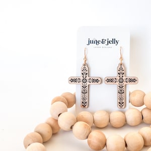 Croix florale chrétienne de Pâques | Boucles d'oreilles en bois découpées au laser bohème SVG - design bois élégant - téléchargement immédiat Glowforge - Aura - Xtool
