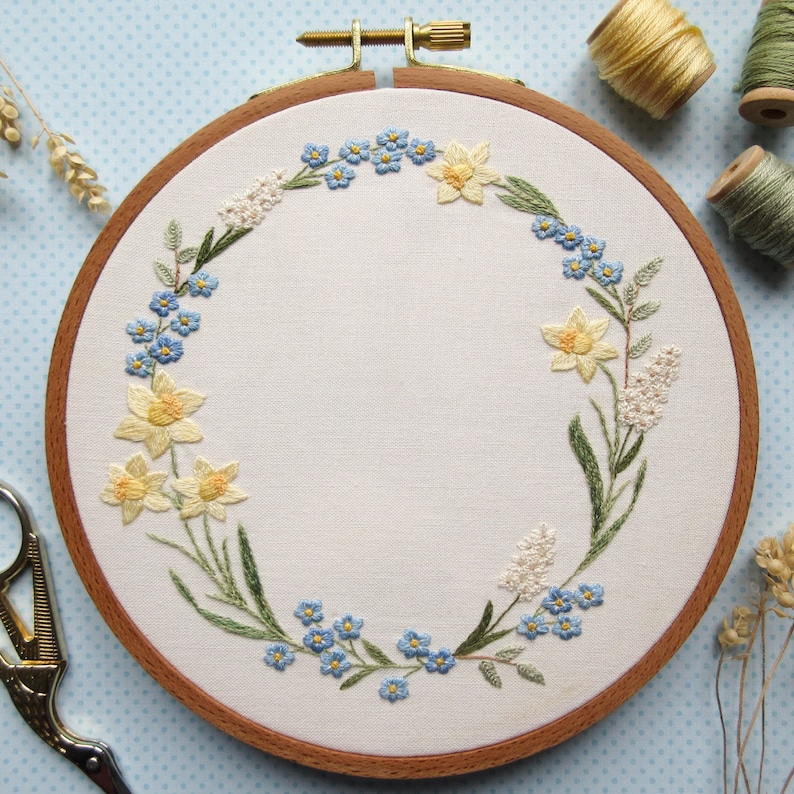 Daffodils and Forget-Me-Nots Hand Embroidery PDF Pattern, Spring Floral Needle-Painting, Botanical DIY Embroidery, Floral Wreath Embroidery image 2