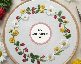 DIY EMBROIDERY KIT - Strawberries & Daisies Wreath, Summer Florals Stitching Project, Summer Wreath Embroidery Kit