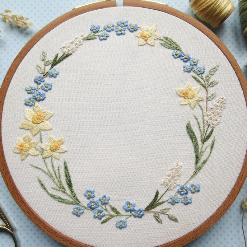 Daffodils and Forget-Me-Nots Hand Embroidery PDF Pattern, Spring Floral Needle-Painting, Botanical DIY Embroidery, Floral Wreath Embroidery image 6