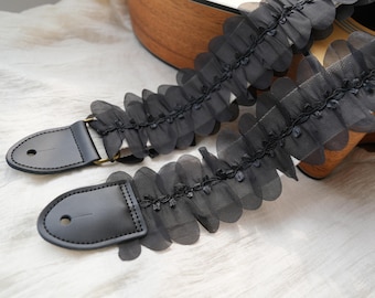 Correa para guitarra acústica con volantes de encaje, de algodón y lino con extremos de cuero, correa universal para guitarra, correa femenina para guitarra.