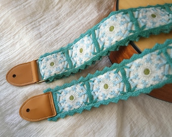 Correa de guitarra de tela de ganchillo, multicolor, hecha a mano, de algodón y lino con extremos de cuero, regalo para guitarristas, correa con nombre personalizado