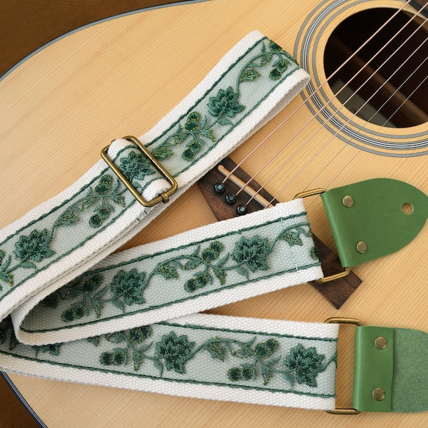 Correa de guitarra bordada verde, correa de guitarra acústica floral, correa de lino y algodón hecha a mano con extremos de cuero, correa universal para guitarra