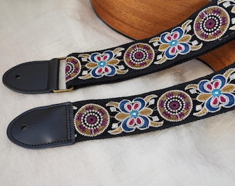 Correa de guitarra bordada estilo bohemio chic para guitarra acústica, correa de lino y algodón con extremos de cuero, correa universal para guitarra.