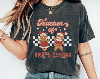 Teacher of Smart Cookies Christmas T-Shirt | Retro Gingerbread Tee