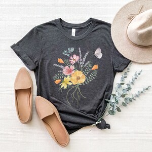 Wildflowers Graphic Tee Shirt | Floral Shirt | Wild Flower Bouquet | Hiking Outdoor Camping Botanical | Oversized T-Shirt | Vintage