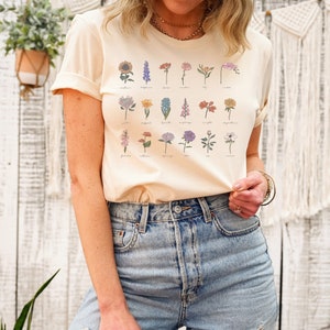 Botanical Wildflower Graphic Tee Shirt for Women | Wild Flower Chart Bouquet | Boho Cottagecore Camping Shirt | Oversized T-Shirt | Vintage