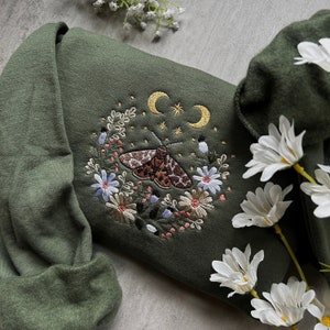 Mens embroidered wildlife sweatshirts sales