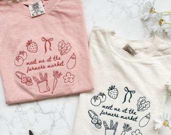 Embroidered Cottagecore crop T-shirt, Embroidered Farmers Marker Summer Shirt, Garden Summer Tee, Embroidered Spring Outfit, Berries Shirt
