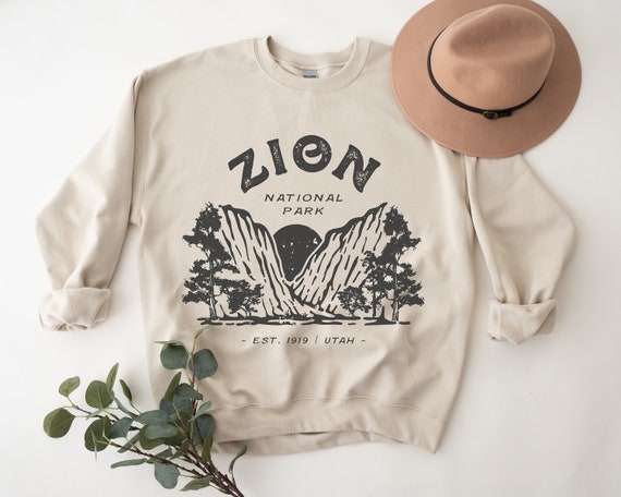 Zion National Park Sweatshirt | Utah Canyon | Hiking Outdoor Camping Nature | National Park Gift | Oversized T-Shirt | Vintage