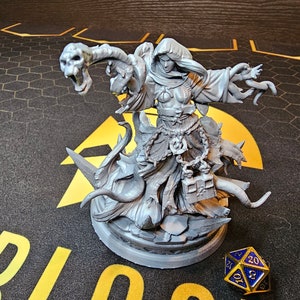 Vilethra the Witch | Gaming miniatures | RPG | 32mm or 75mm | Heroes & Villains