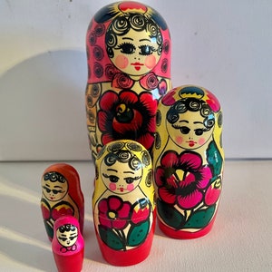 Vintage 5 Piece Russian Nesting Doll Set Hand Painted Red Yellow 