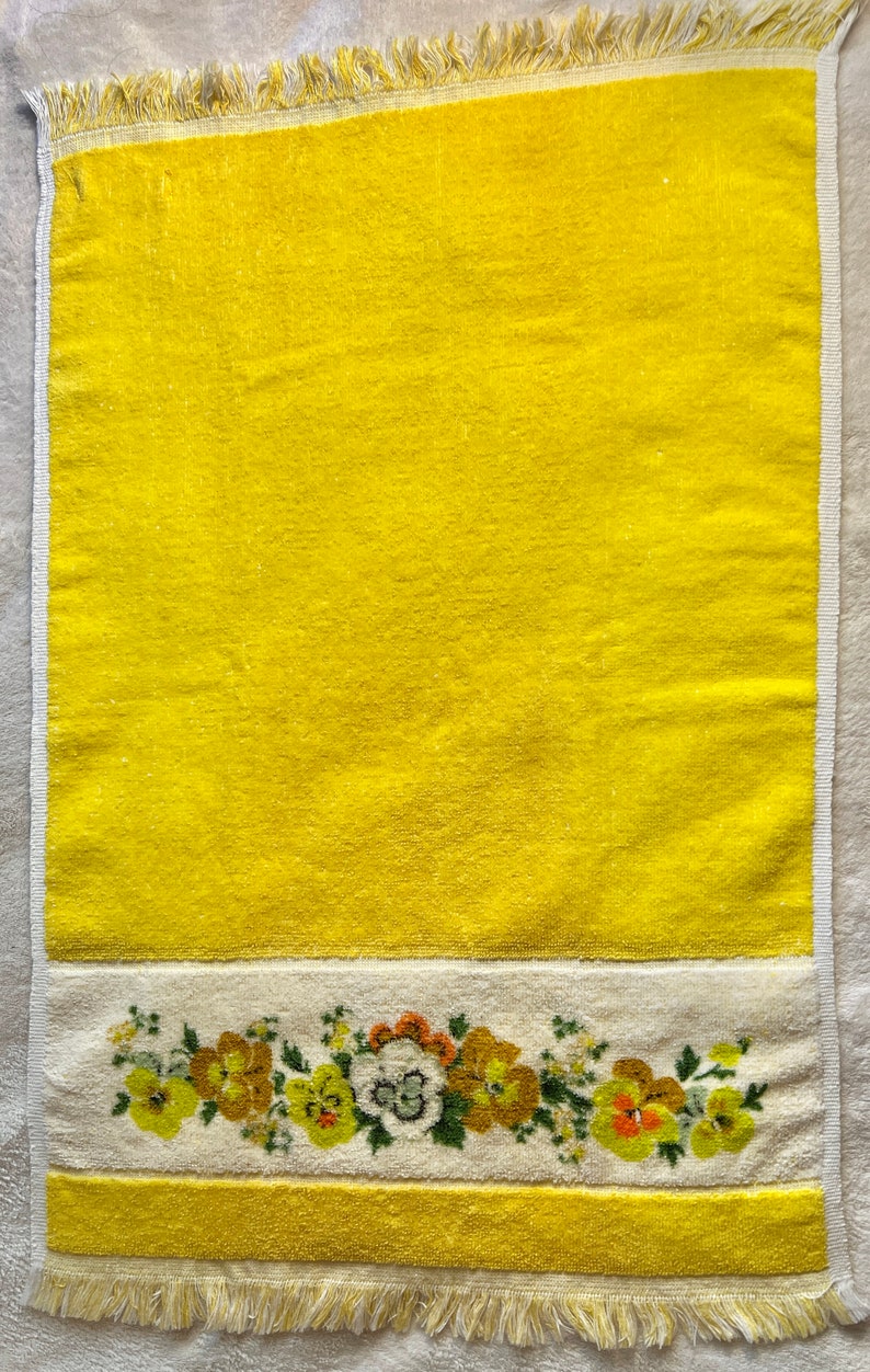 Vintage Yellow Floral Hand / Guest Towel Vintage Bathroom Towels Retro