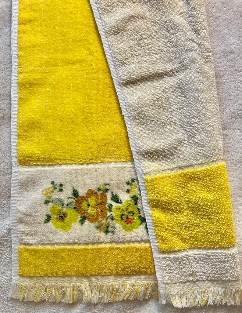 Vintage Yellow Floral Hand / Guest Towel Vintage Bathroom Towels Retro
