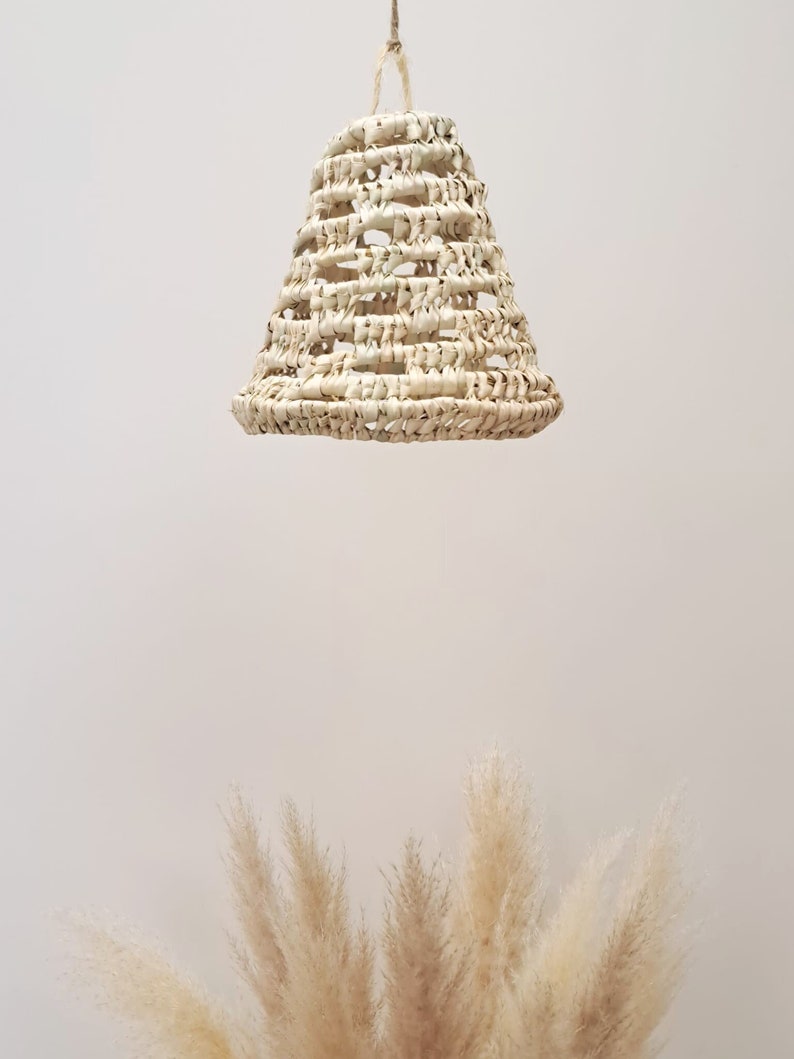Suspension en feuilles de palmiers , suspension EVA en cône ajourée, luminaire osier, abat-jour, lampshade image 1