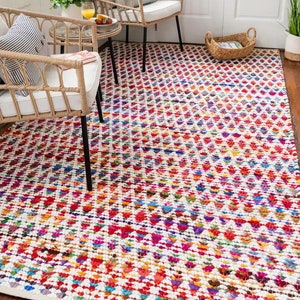 Handmade multicolored rug with recycled fabrics