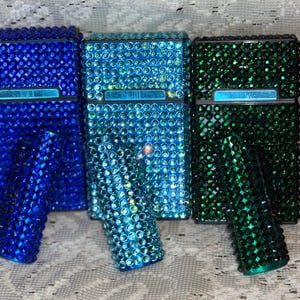 SIGARETTENSET: grote sigarettenkoker en full-size bic-aanstekerdoos