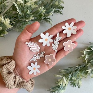 Cute Mini Water Bottle Flower Stickers, Earthy Pastel Cottagecore Aesthetic Daisy Wild Flower 1" Stickers, Laptop Vinyl Waterproof Stickers