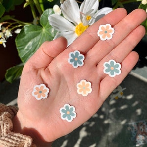 6 Mini Flower Stickers, Boho Vinyl Stickers, Flower Sticker Pack, Water Bottle Stickers, Daisy Stickers, Floral Stickers, Mini Stickers