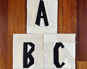 Modèle d'assemblage papier Scrappy Alphabet Foundation / Scrappy Improv Alphabet FPP / Bloc fini 4 x 5,5 po.