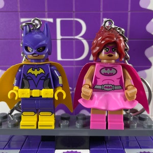 Batgirl minifigure keychain, 2 style options
