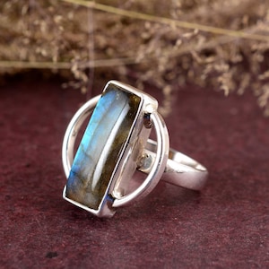 Natural Blue Flashy Labradorite Ring, Labradorite Gemstone Ring, Handmade Designer labradorite Ring, 925 Sterling Silver Ring, Ring For Her,