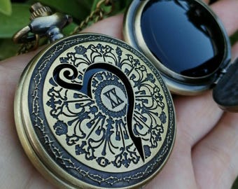 Scrying Mirror. Acrylic Face Pocket Black Mirror. Etched Metal Case on a Chain Necklace, Witchcraft, Divination Tools, Altar Tools
