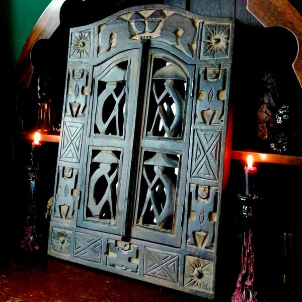 Ingress Scrying Mirror. Light Mirror Housed in a Wooden Frame With Doors. Altar Tool. Divination Tool. Magick, Occult, Witchcraft, Spells.