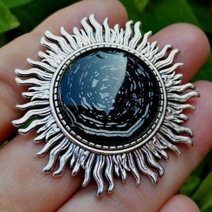Solstice - Scrying Mirror Broach. Foxed Scrying Mirror. Etched Metal Case & Handpainted Cabochon. Sunburst. Magick, Divination, Witchcraft.