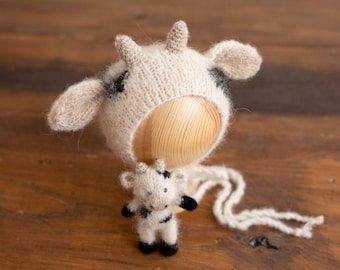 Cow toy with cow hat set symbol 2021, knitted bull, ox, stuffed cow, farm animal toys, photography toys, New year outfit