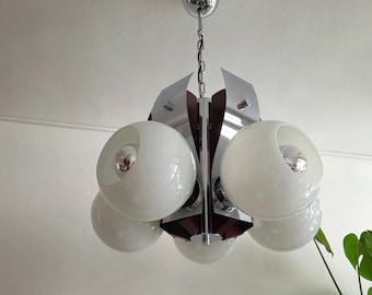 Sputnik Kronleuchter aus weißem Glas / Space Age Leuchte / Atomic Light aus Jugoslawien / Mid Century Pendellampe / 70er Jahre