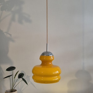 Vintage gelbe Pendelleuchte / Deckenleuchte / MCM Leuchten / Space Age Lampe / Retro Lampe / Jugoslawien 70&#39;er Jahre