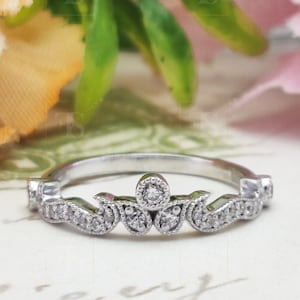 Vintage Style Wedding Band For Women, Round Cut Moissanite Art Deco Band, Migrain Ring For Women, 1930&#39;S Vintage Ring, Antique Estate Ring
