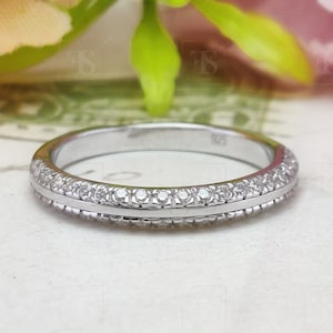 Runder Moissanite Ehering Frauen, Messerkantenring, halbe Eternity Jubiläum Band, 925 Silberring Frauen Ehering, Micro Pave Band