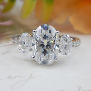Three Stone Oval Moissanite Engagement Ring, 3 Stone Wedding Ring, 10K/14K/18K White Gold Ring, 3 Carat Oval Cut Ring, Anniversary Gift