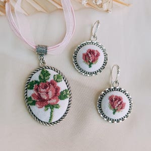 Embroidered Roses Jewelry Set - Floral Necklace and Earrings for Women - Flower Fabric Pendant with Ribbon