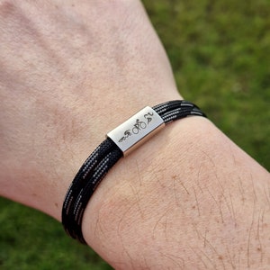 Gegraveerde armband triatlon, wedstrijd, surferarmband, gepersonaliseerde armband, sieraden, Moederdag, triatlon, hardlopen, zwemmen, fietsen